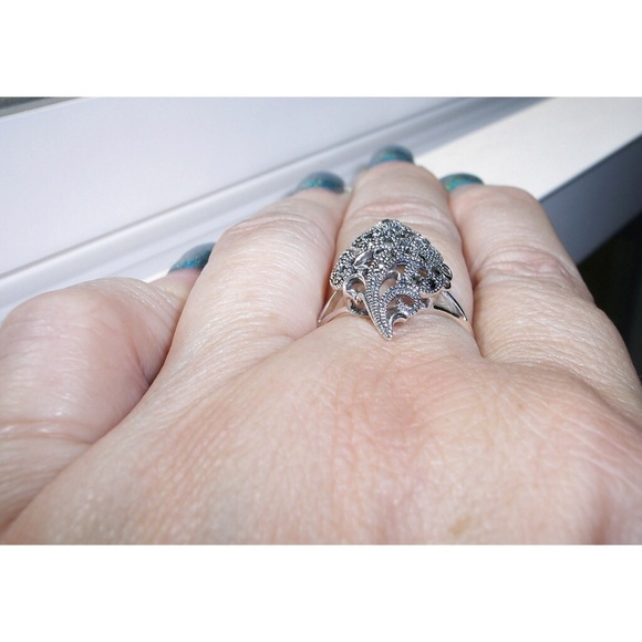 925 STERLING SILVER Swirl Marcasite Ring - Picture 5 of 15